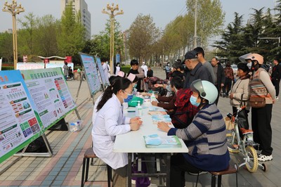 中牟縣開(kāi)展第36個(gè)愛(ài)國(guó)衛(wèi)生月集中宣傳活動(dòng) 企業(yè)參與構(gòu)筑健康防線(xiàn)